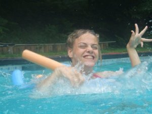 1931014_594813896389_7133_n