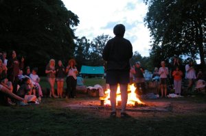 305716_920130399509_6607195_n